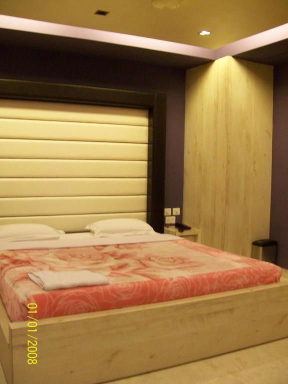 Hotel Victerrace Regency Kolkata Phòng bức ảnh