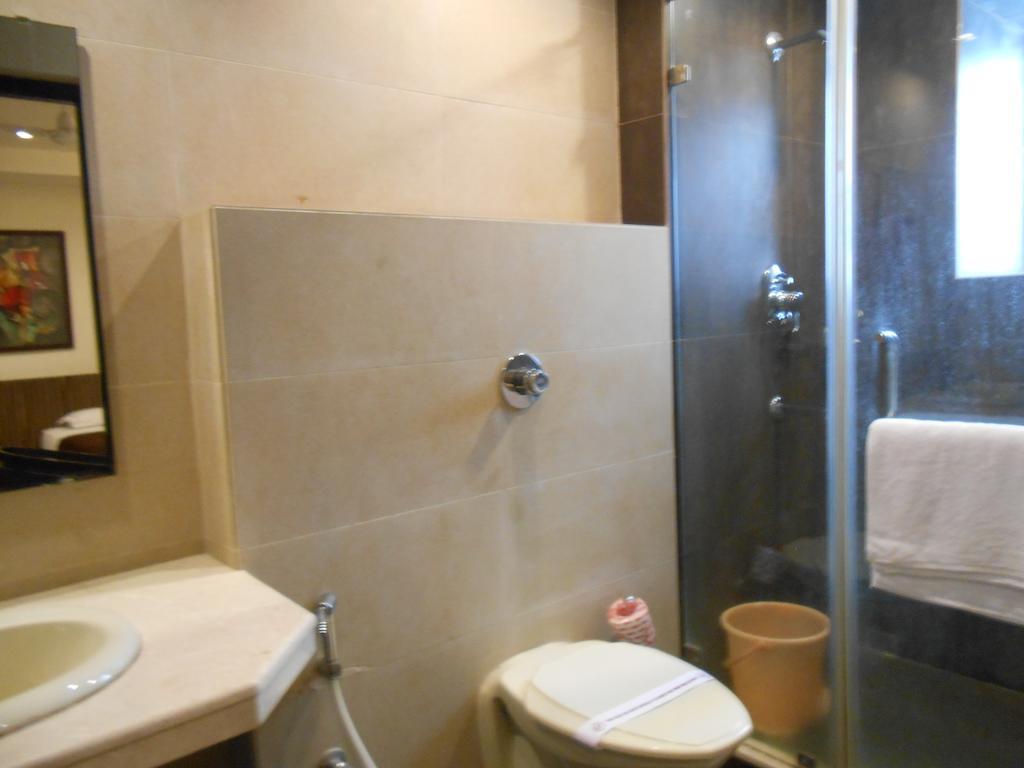 Hotel Victerrace Regency Kolkata Phòng bức ảnh